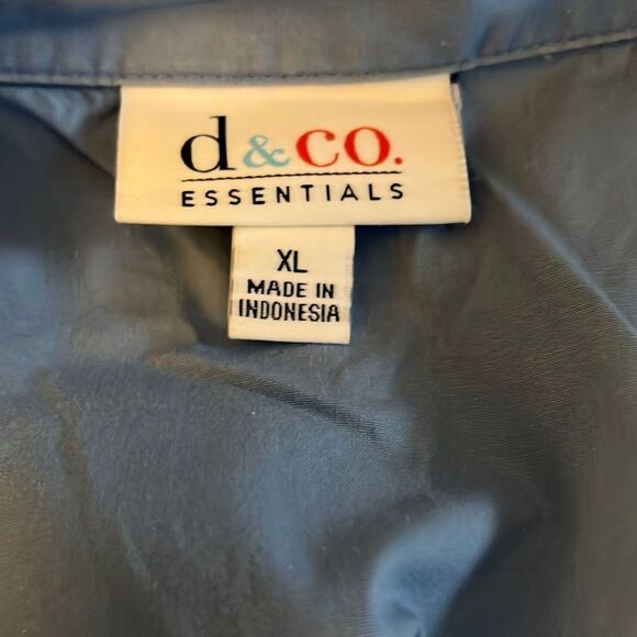 D&Co‎ XL blue sleeveless button down - Picture 3 of 3